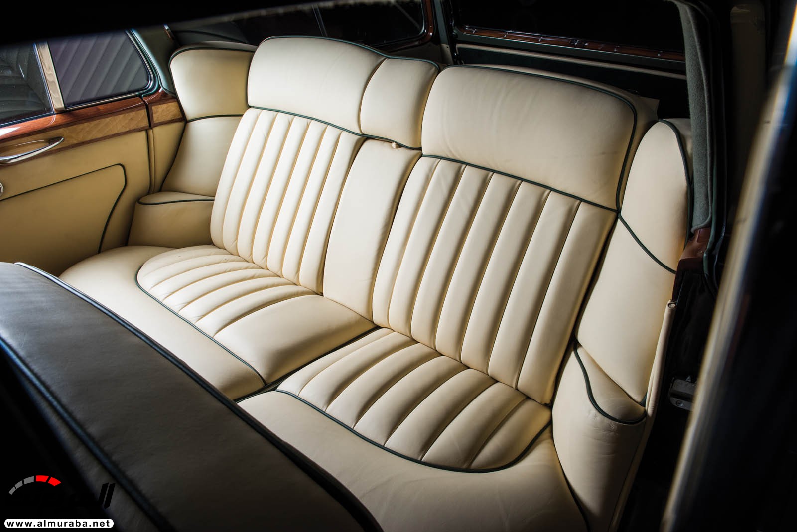 "رولز رويس" سيلفر كلاود 1959 ذات هيكلة الواجن تتوجه لتباع في مزاد عالمي Rolls-Royce Silver Cloud 79
