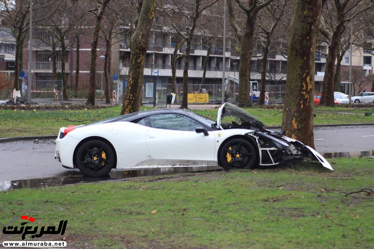 "فيراري" 458 إيتاليا تدمر إثر اصطدامها بشجرة بهولندا Ferrari 458 Italia 3