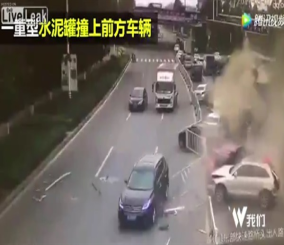 “فيديو” شاهد حادث سير فوضويا لـ 14 سيارة دفعة واحدة