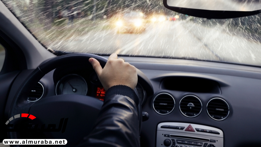 كيف تتعامل عندما تفاجئك أمطار غزيرة خلال قيادة السيارة؟ 2