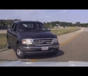 "فيديو" شاهد مطاردة سائقة عمرها 81 سنة رفضت التوقف لرجال الشرطة في تكساس 3