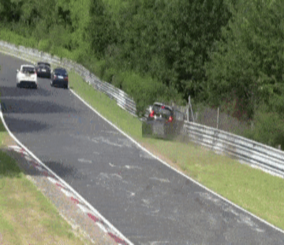 "فيديو" شاهد بي ام دبليو 130i تتعرض لحادث في نوربورغرينغ BMW 130i 5