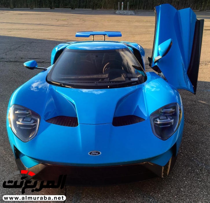 فورد GT الجديدة تبدو فاتنة في هذا الطلاء الأزرق 6