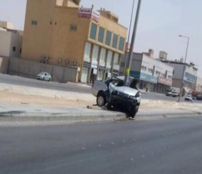 "فيديو" شاهد حادثا مروريا مروعا وقع على طريق عرفات بحي الشفا في الرياض 1