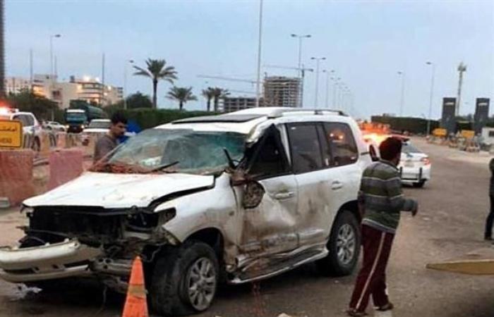 انقلاب مركبة أمام بوابات الرسوم يسبب تكدساً للسيارات بجسر الملك فهد 5