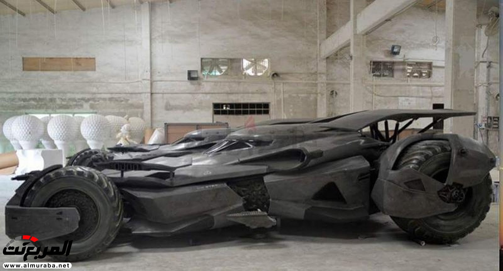 سيارة باتمان الوحيدة من نوعها بالعالم معروضة الآن للبيع في دبي 2