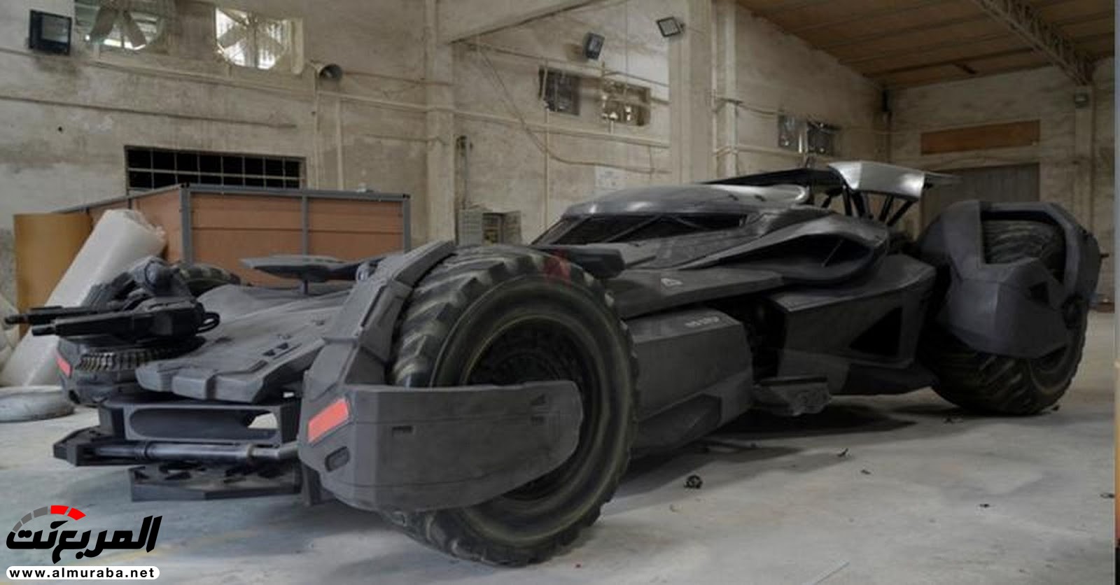 سيارة باتمان الوحيدة من نوعها بالعالم معروضة الآن للبيع في دبي 10