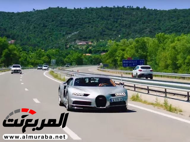 "بالفيديو" جيريمي كلاركسون منبهر بتجربة بوجاتي شيرون "أسرع سيارة في العالم" 17