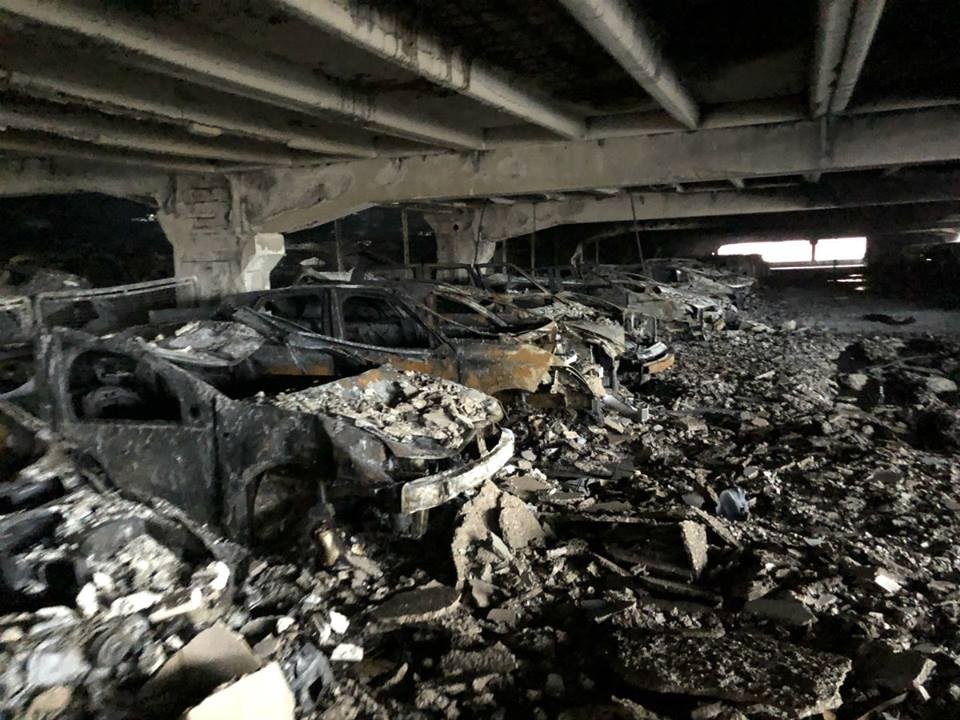 “بالفيديو والصور” 1,400 سيارة دمرت بالكامل بحريق مرآب في ليفربول