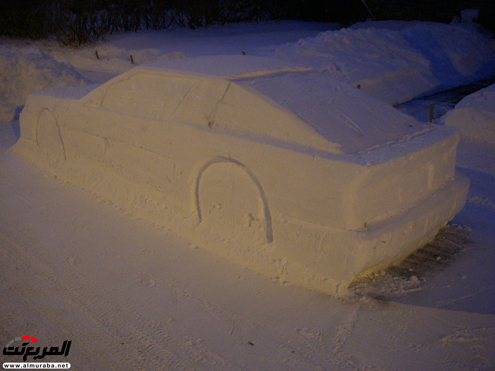 "بالصور" شرطي كندي يخالف سيارة مزيفة "مصنوعة من الثلج" 55