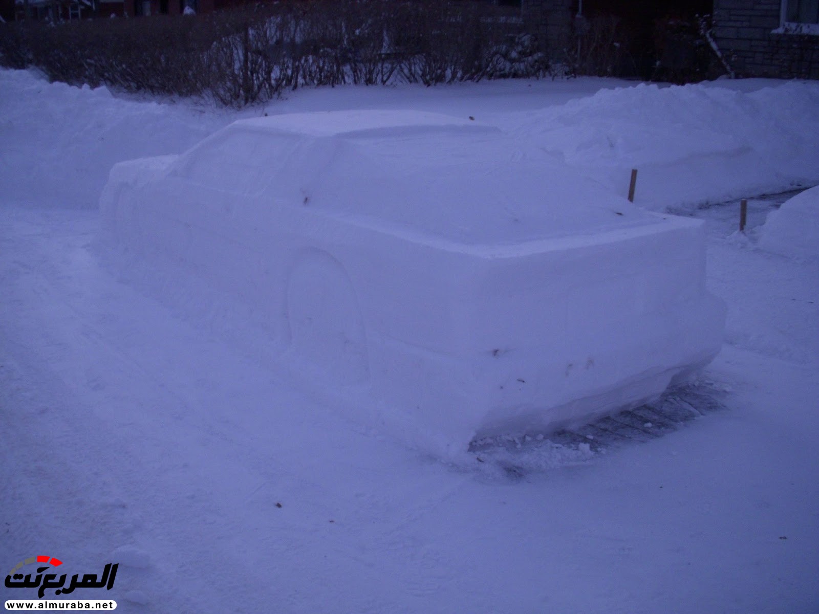 "بالصور" شرطي كندي يخالف سيارة مزيفة "مصنوعة من الثلج" 10