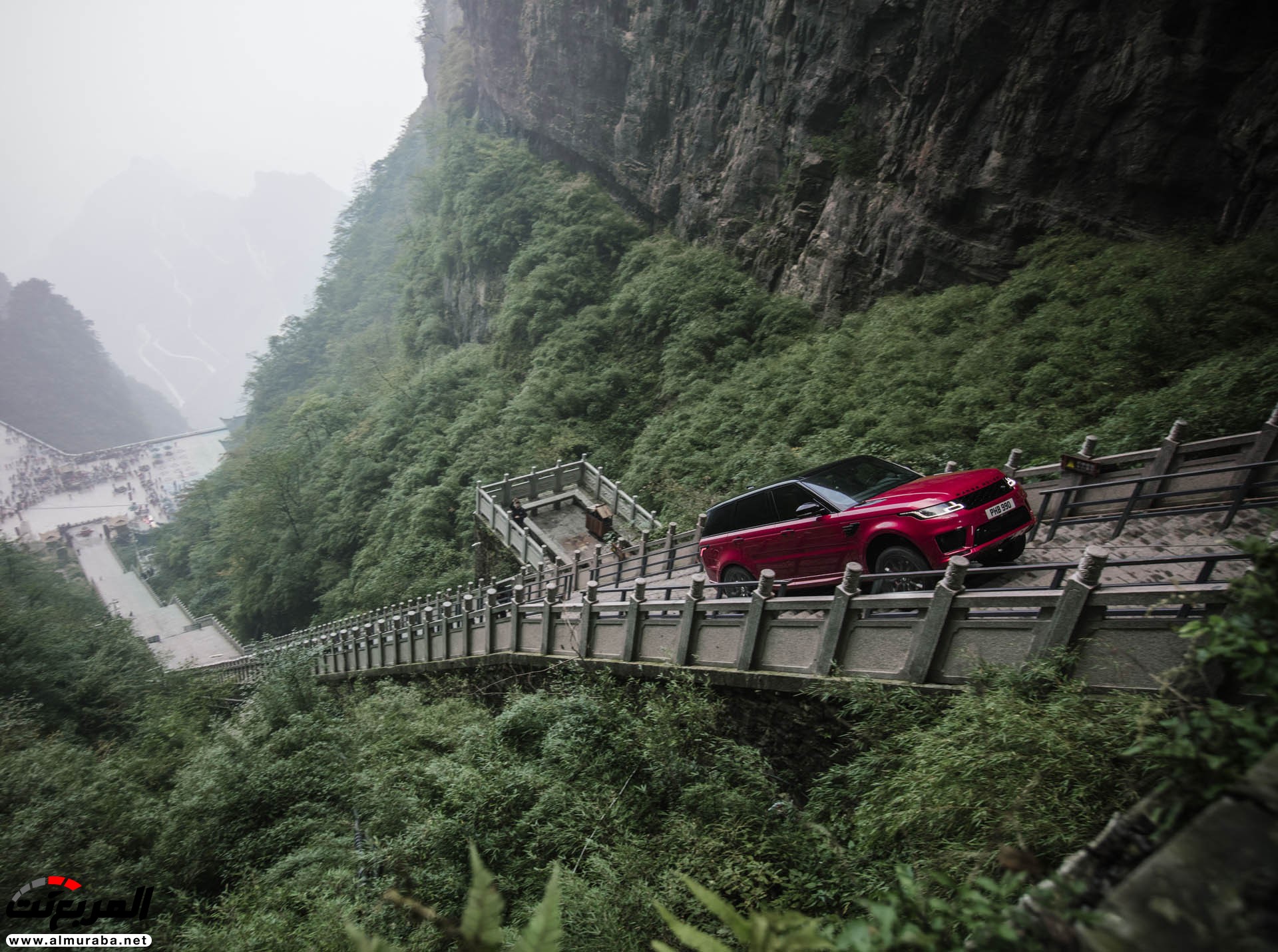رينج روفر سبورت هايبرد تتسلق 999 درجة للوصول إلى "بوابة السماء" في الصين 71