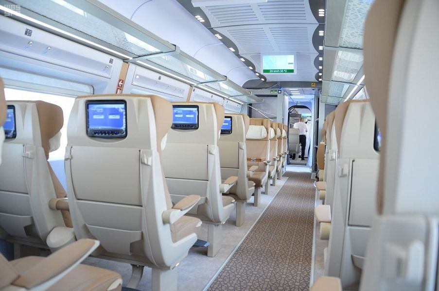 80 سيدة أعمال يخضن رحلة تجريبية عبر قطار الحرمين