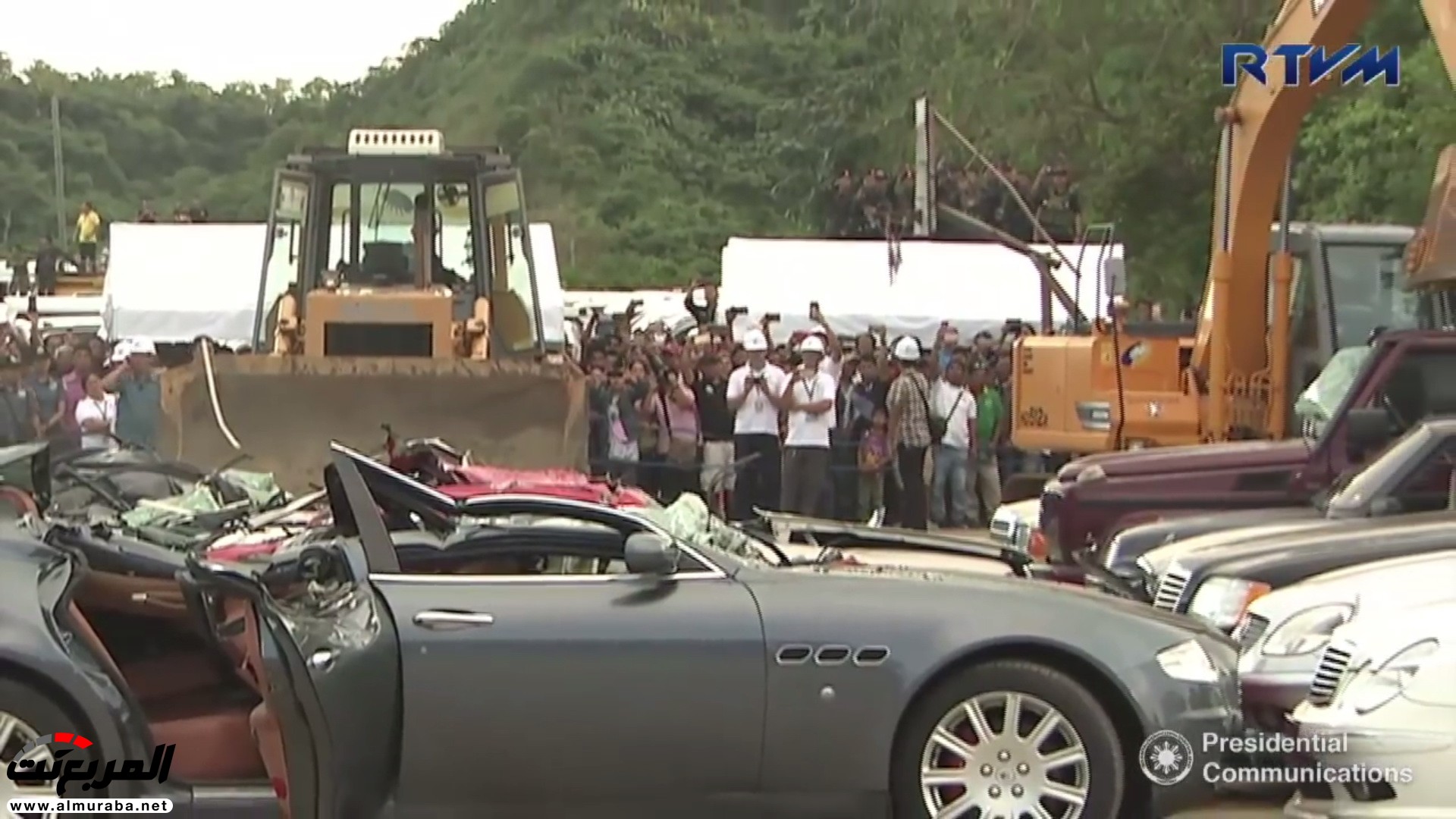 الحكومة الفلبينية تدمر 14 سيارة نادرة بقيمة 2 مليار ريال 36
