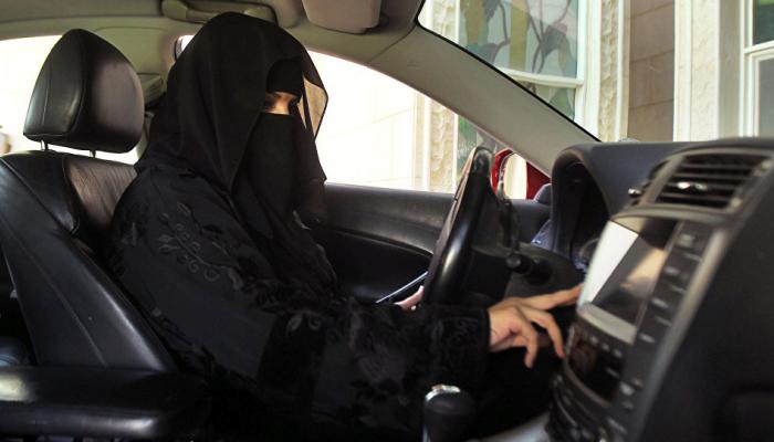 المرور يوجه السيدات بالسعودية لإستبدال رخص قيادتهن الأجنبية برخص سعودية 1