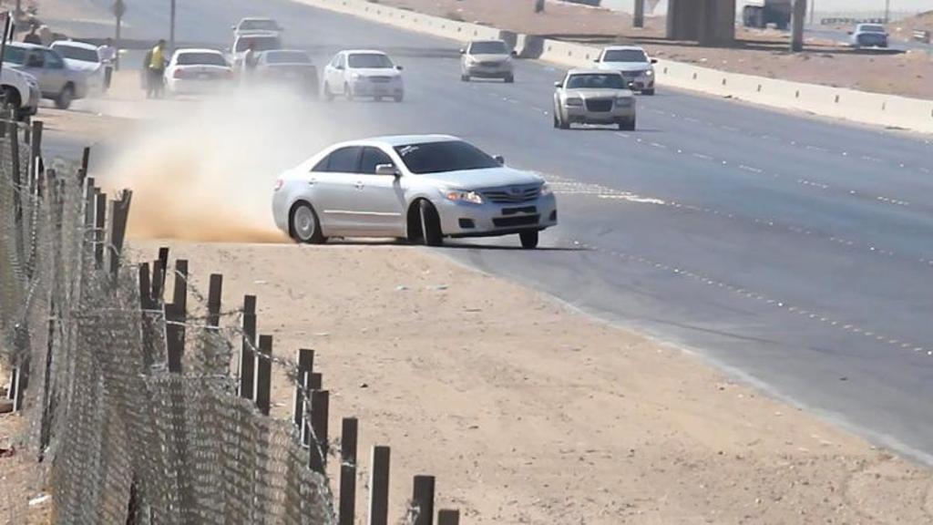 عقوبات الحكومات العربية للتفحيط بالسيارات في الشوارع