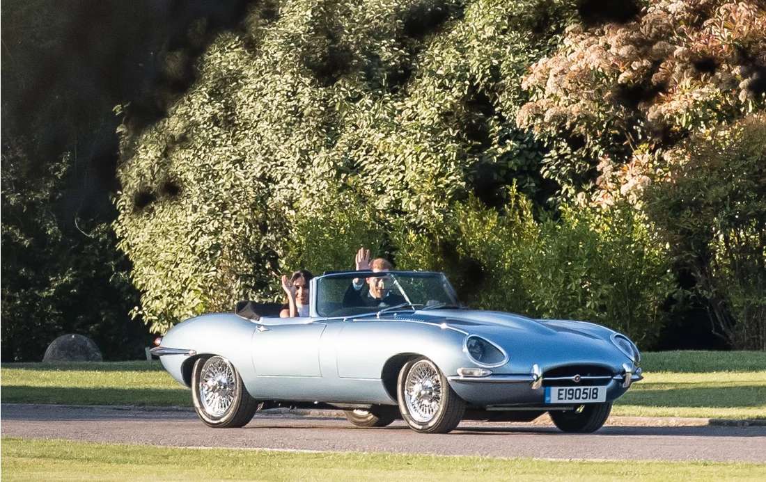 "بالصور" تعرف على سيارات الزفاف الملكي البريطاني للأمير هاري وميغان ماركل 15