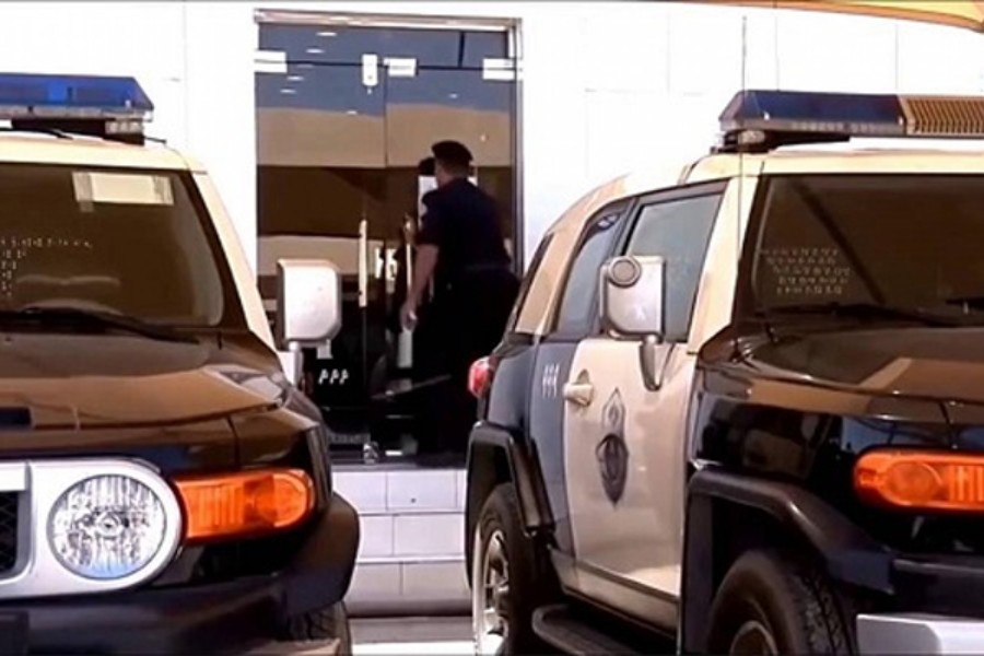 شرطة الرياض تقبض على متهم سرق 12 سيارة بنفس الطريقة 1