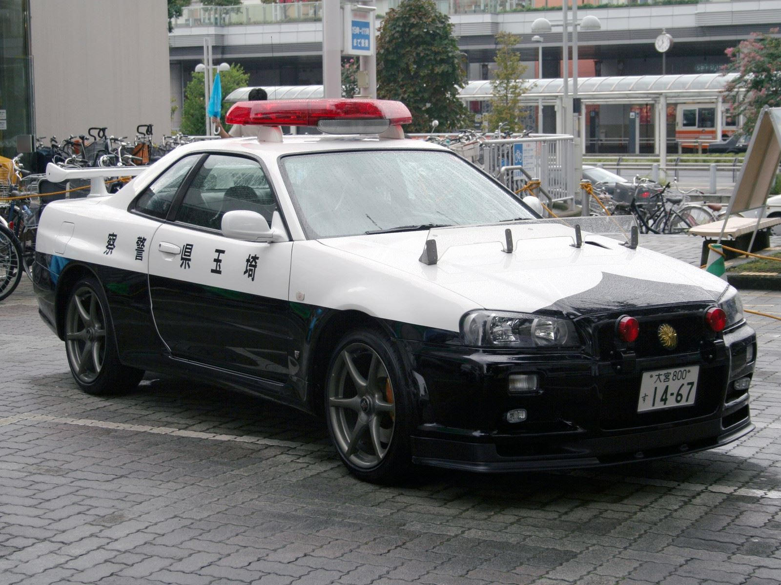 "بالصور" أكثر 10 سيارات شرطة تميزا حول العالم 58