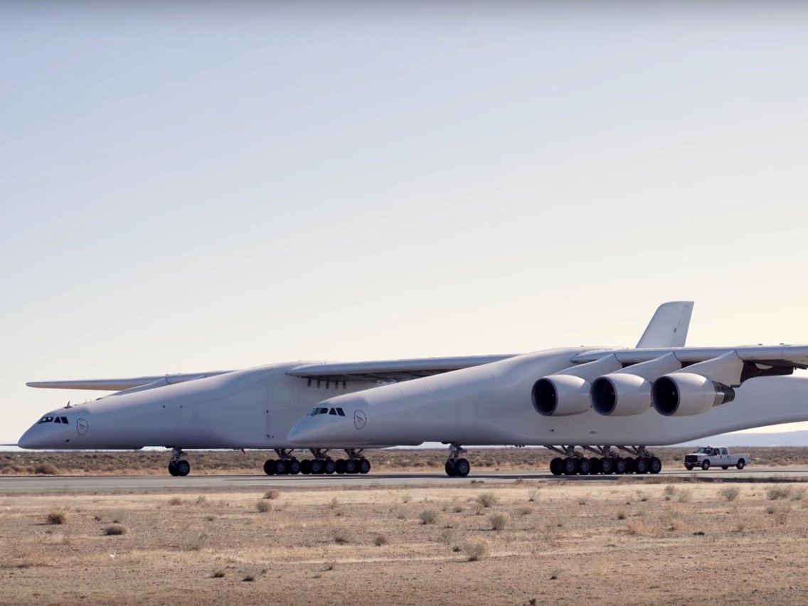 "بالصور" نظرة على أكبر طائرة في العالم وزنها 226.7 طن 25