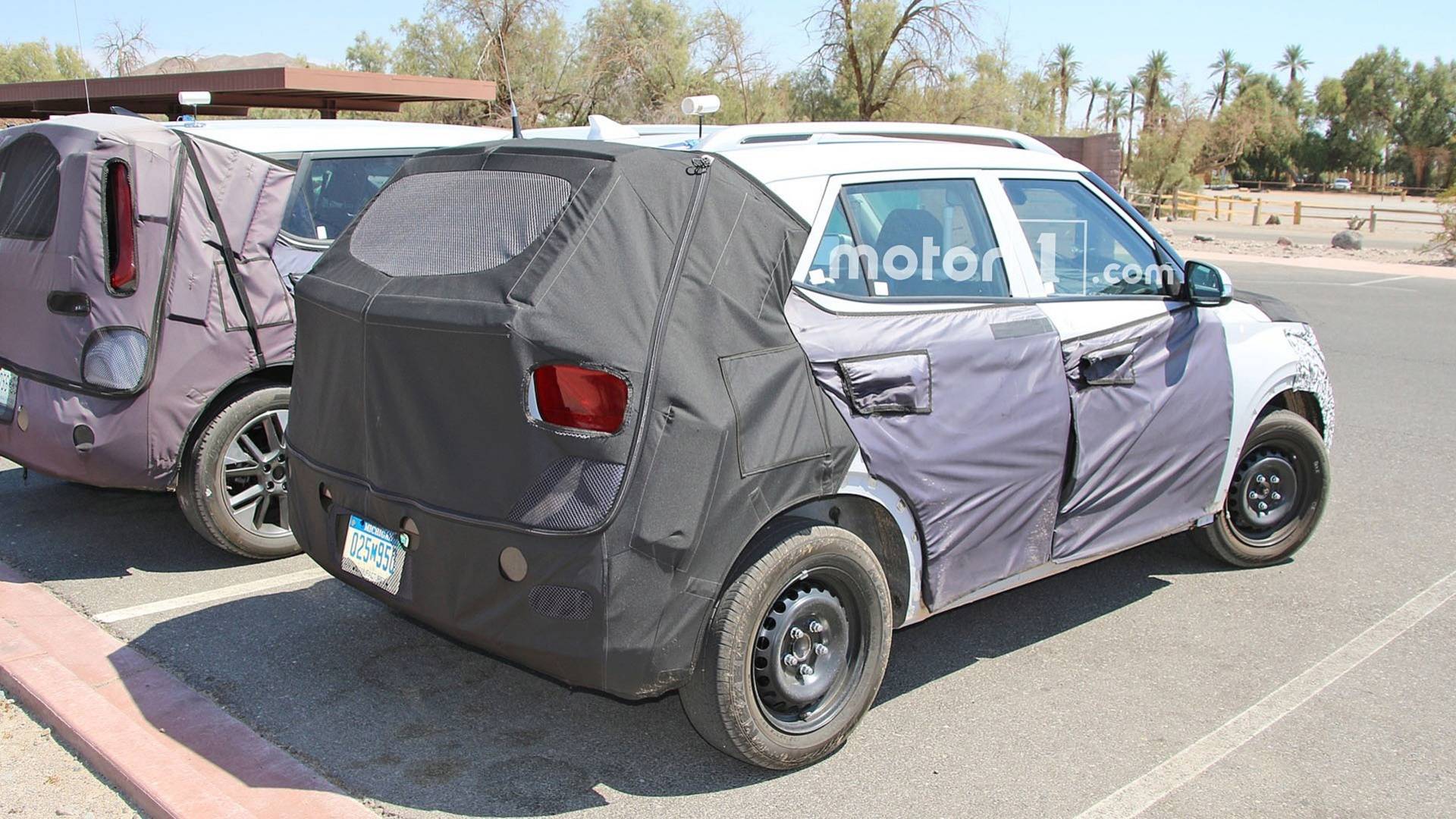 هيونداي ليونيس 2020 "أكسنت SUV" تظهر في شكلها المتوقع 27