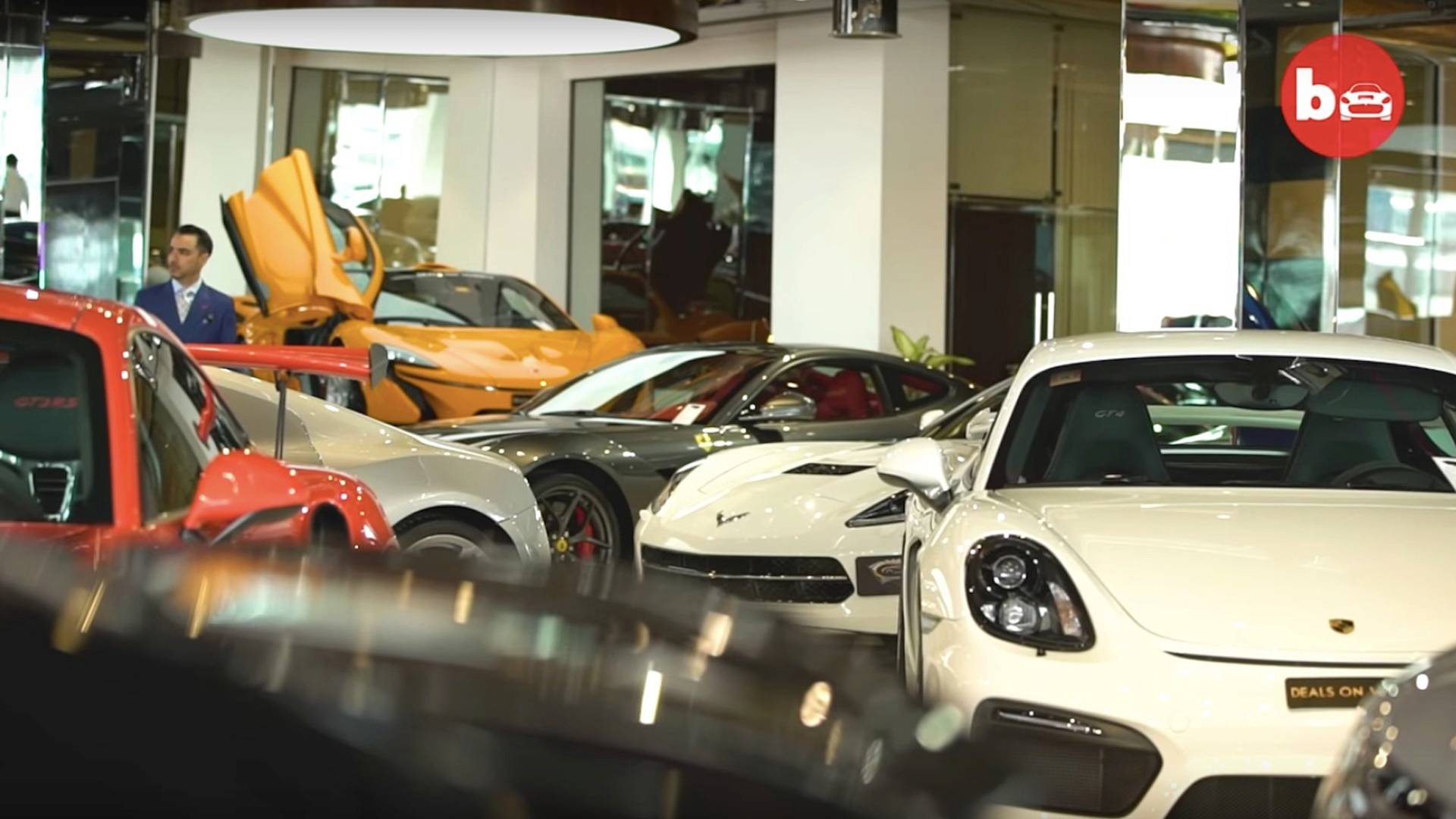 وكالة في دبي تعرض مجموعة سيارات نادرة بقيمة 165 مليون درهم