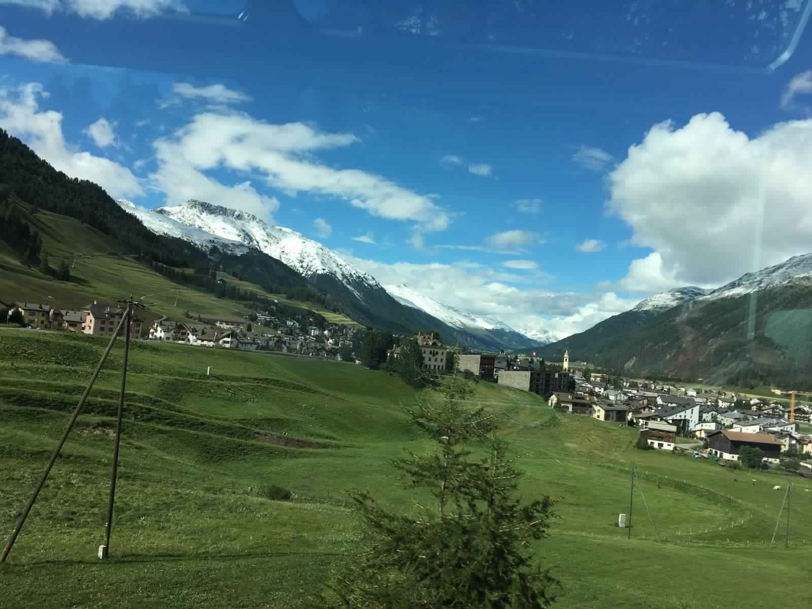 "بالصور" جولة مع قطار جلاسير إكسبريس عبر جبال اﻷلب السويسرية 37
