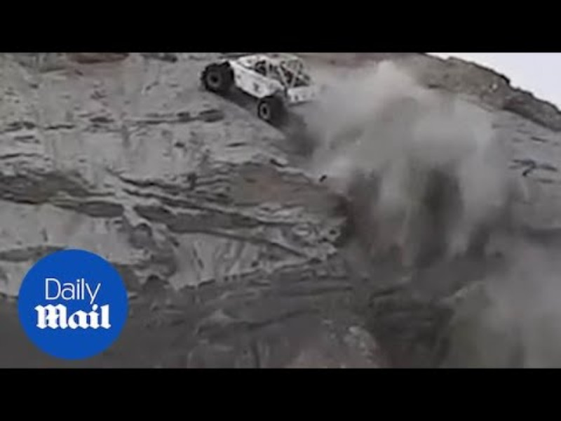 "بالفيديو" سيارة تتسلق عمودياً قمة جبل! 5