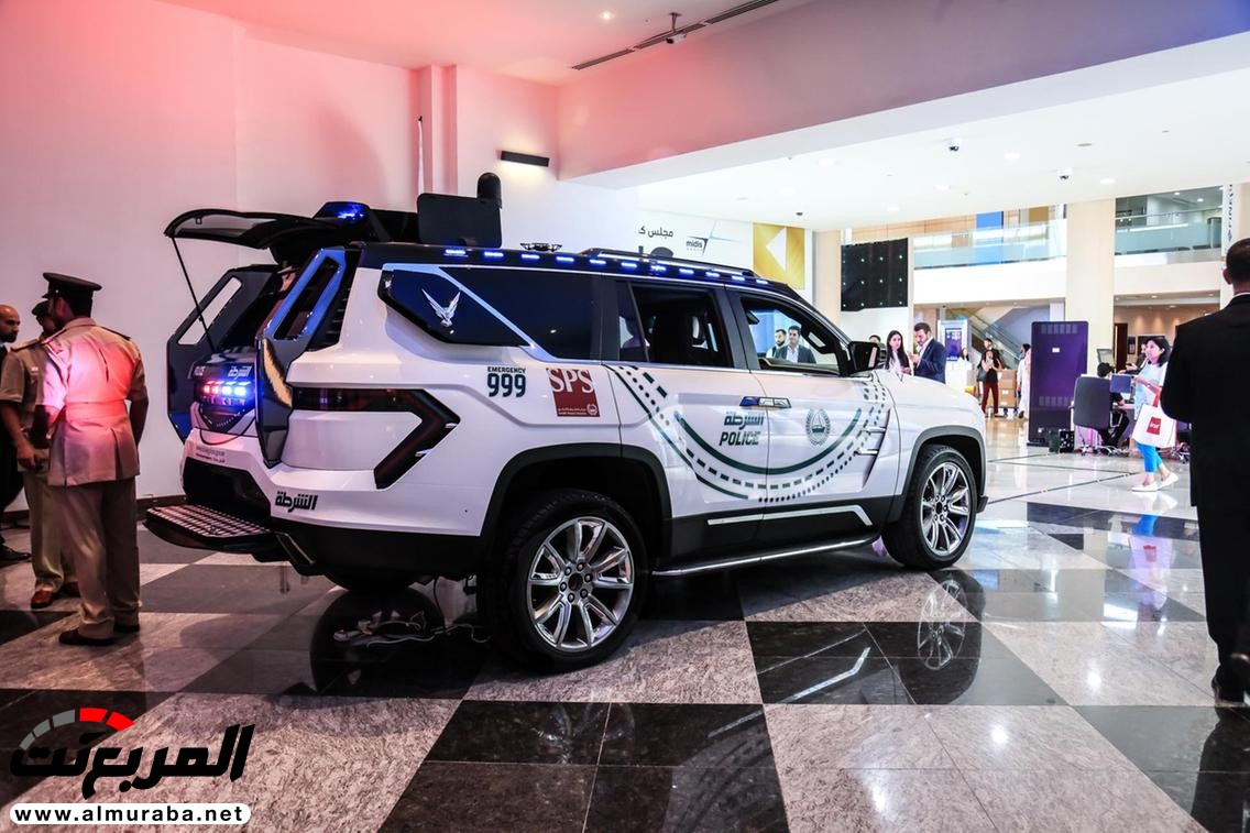 الكشف عن سيارة شرطة دبي "الوحش" الأكثر تطوراً 19