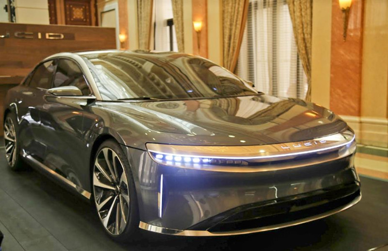 "بالصور" سيارة لوسيد إير الكهربائية تظهر لأول مرة في المملكة 1