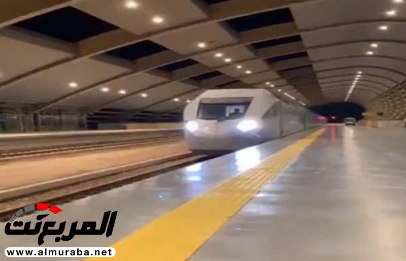 "بالفيديو" وصول قطار سار إلى الرياض تحت قيادة شباب سعوديين 2