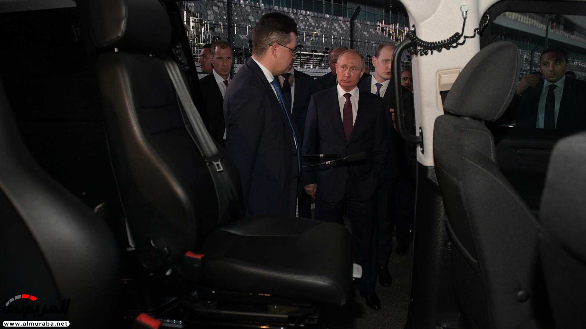 "بالصور" بوتين يصطحب السيسي في جولة داخل ليموزين يقودها بنفسه 27