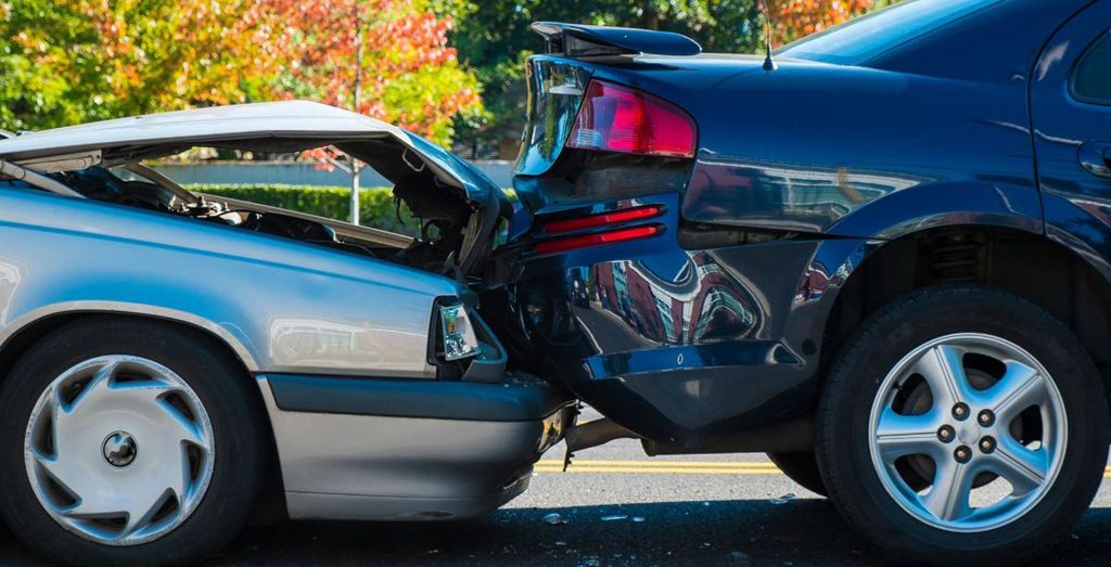 "خبراء": كيف تتجنب حوادث السير خاصة عند توقف السيارة الأمامية فجأة 1