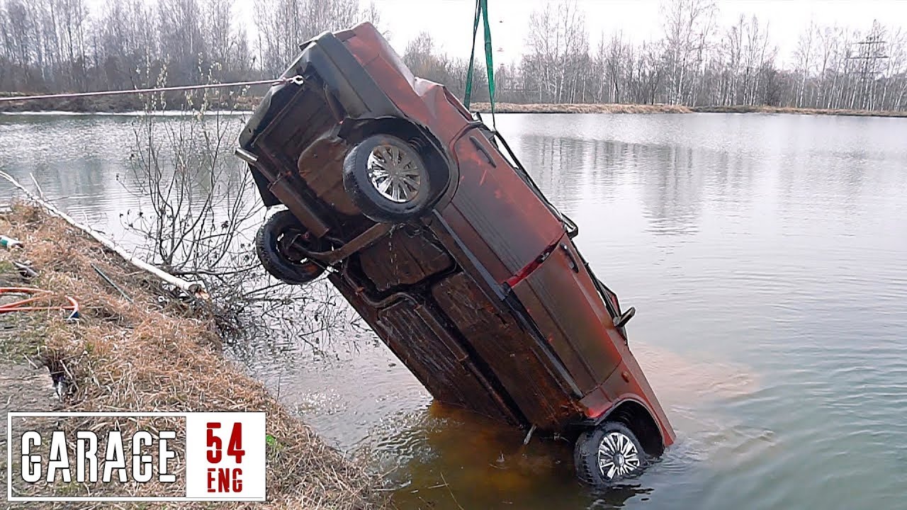 "بالفيديو" محاولة تشغيل سيارة لادا بعد غرقها لمدة 6 أشهر 1