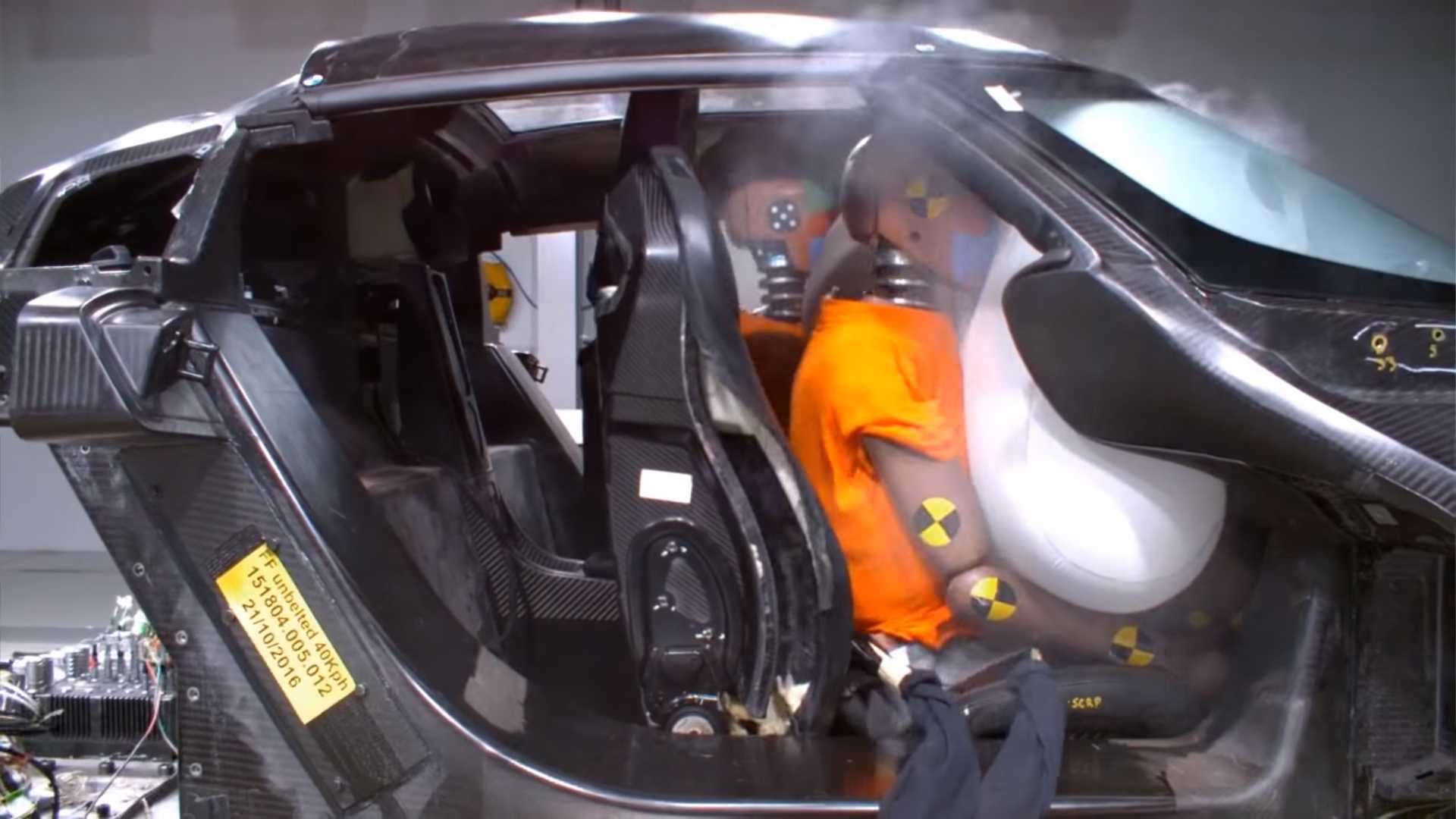 "بالفيديو" اختبار تصادم سيارة كوينيجسيج بقيمة 7.5 مليون ريال! 1