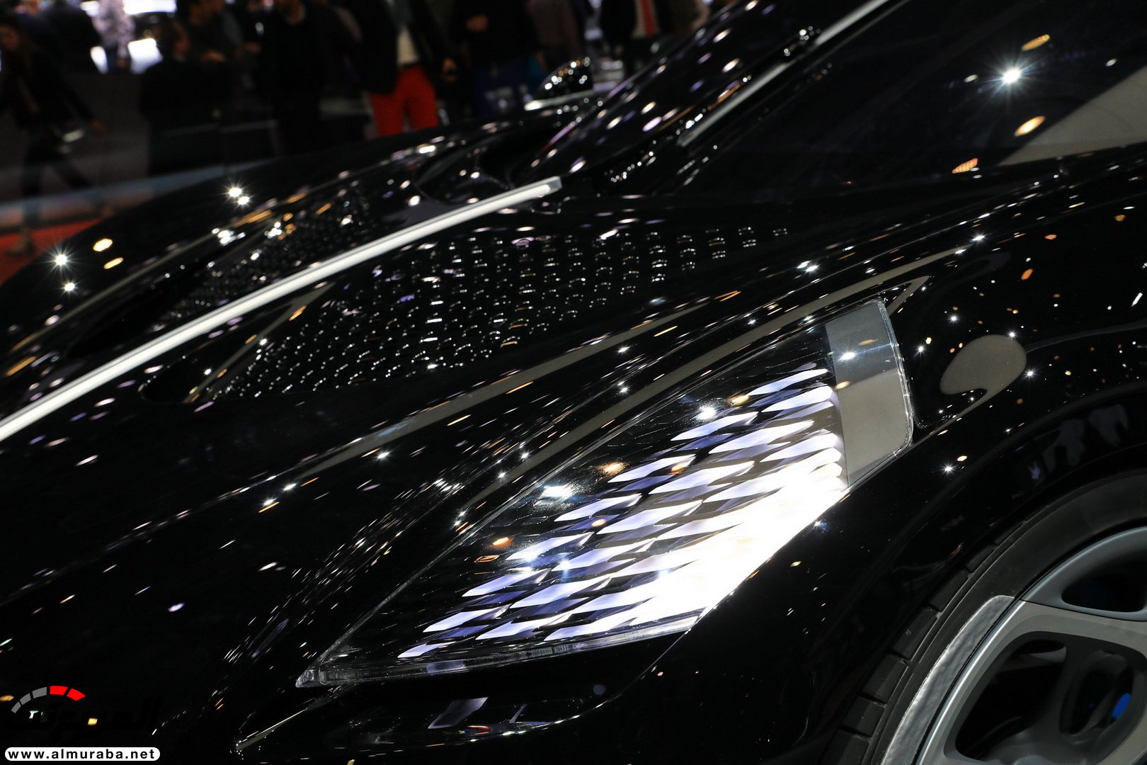 كريستيانو رونالدو قد يكون مالك بوجاتي لافواتيور نوار اغلى سيارة في العالم! 33