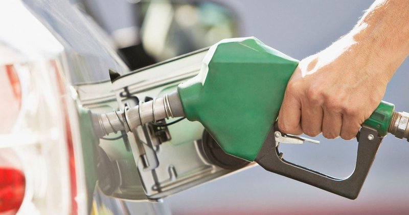 رفع أسعار الوقود بنسبة 33% خلال الأربعة أشهر الماضية في الامارات