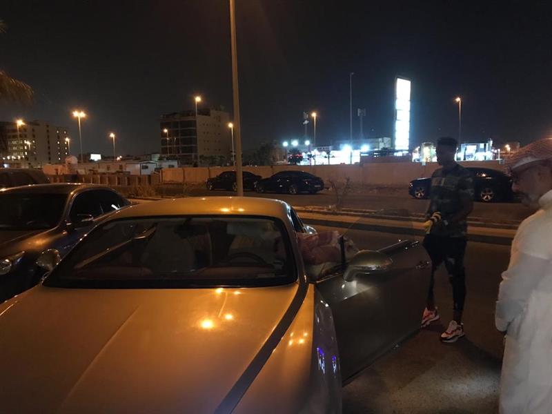 "بالصور" إهداء سيارة بنتلي إلى كمارا بعد انضمامه لنادي الاتحاد 2