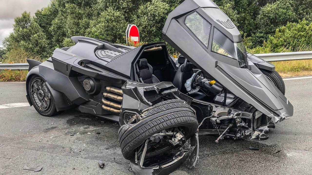 “بالفيديو والصور” تحطم سيارة باتمان من لامبورجيني في حادث خطير