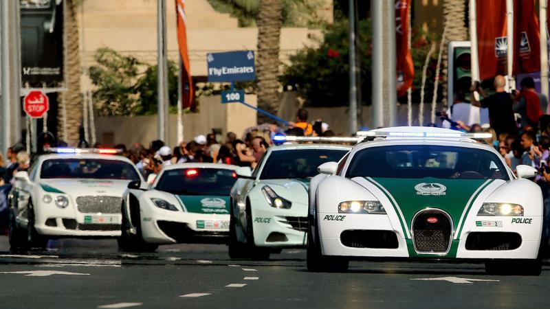 شرطة دبي تلمح بضم تيسلا سايبرتراك لأسطولها 3