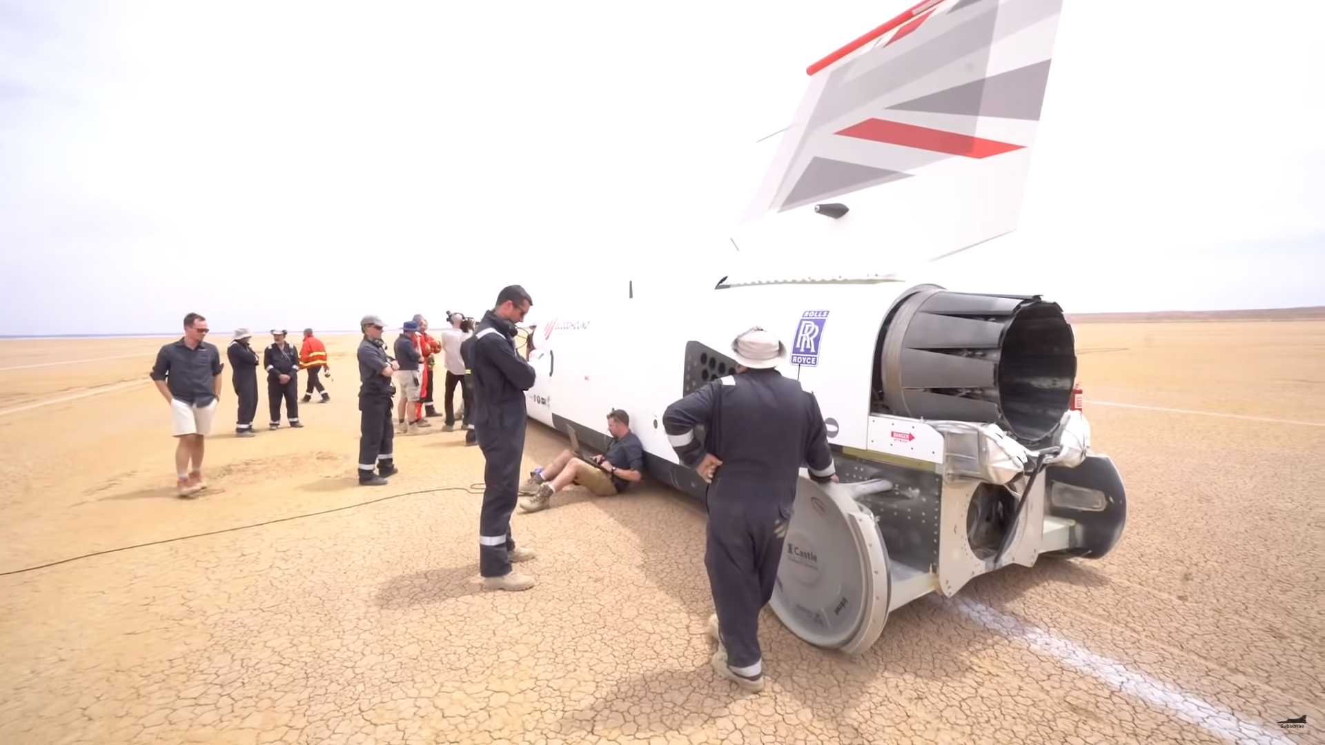 "بالفيديو" السيارة الصاروخية بلودهاوند تتخطى سرعة 800 كم/س 2