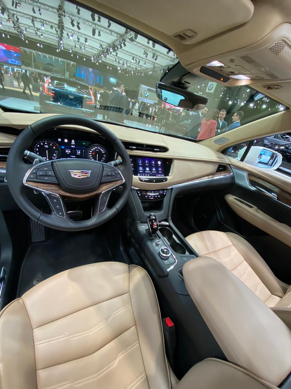 "بالصور" سيارات كاديلاك 2020 تتألق في معرض دبي الدولي للسيارات 93
