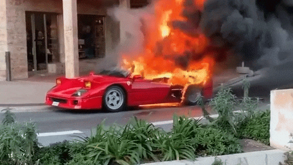 “بالفيديو” النيران تلتهم السيارة الكلاسيكية فيراري F40 في دولة موناكو