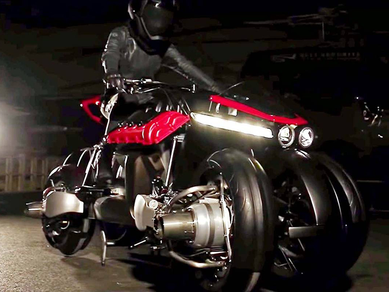 "بالفيديو والصور" شاهد الدراجة النارية الطائرة لازاريث بقيمة 1.9 مليون ريال 3