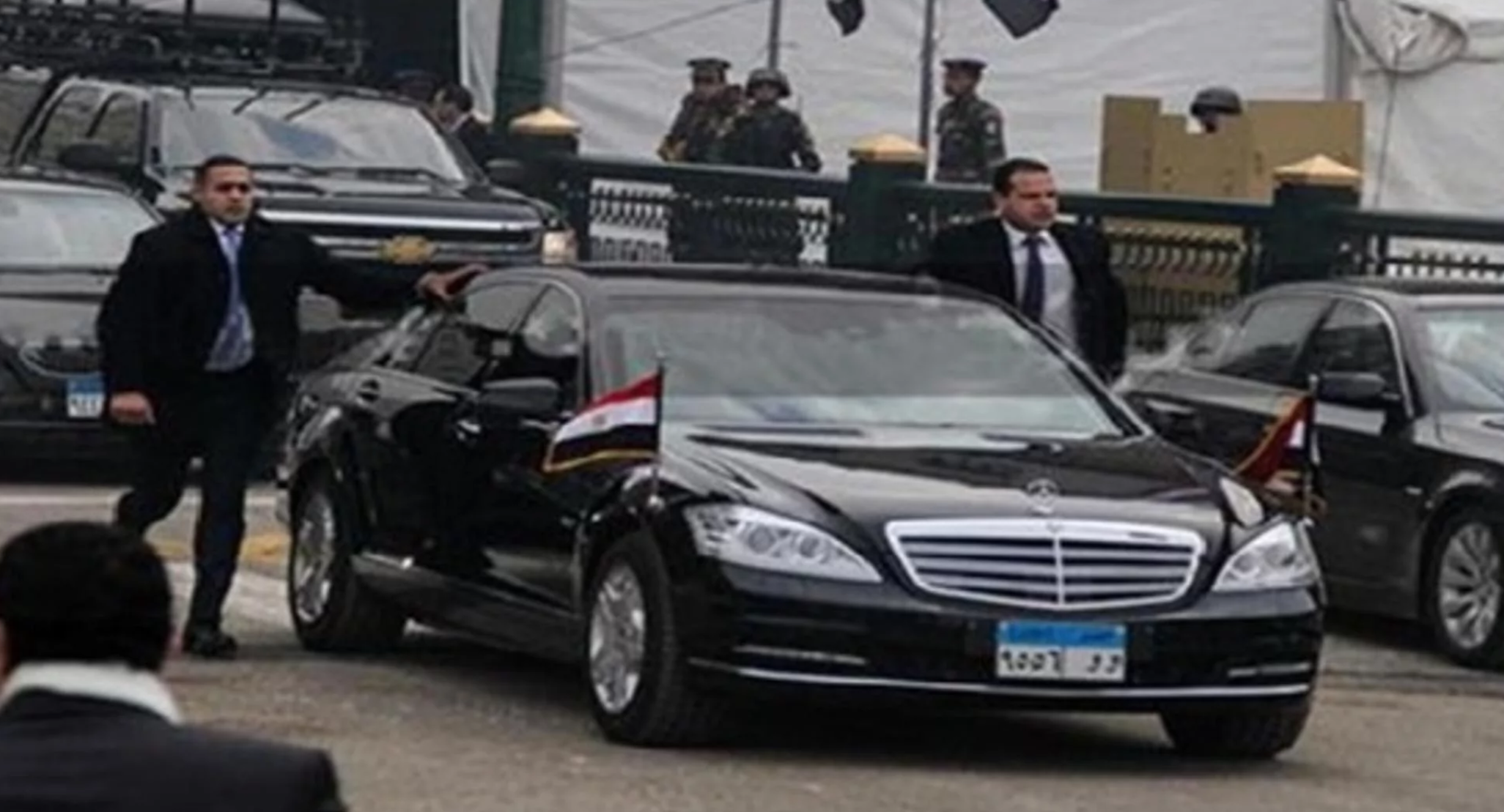 "بالصور" تعرف على سيارات الرئيس المصري الراحل محمد حسني مبارك 16