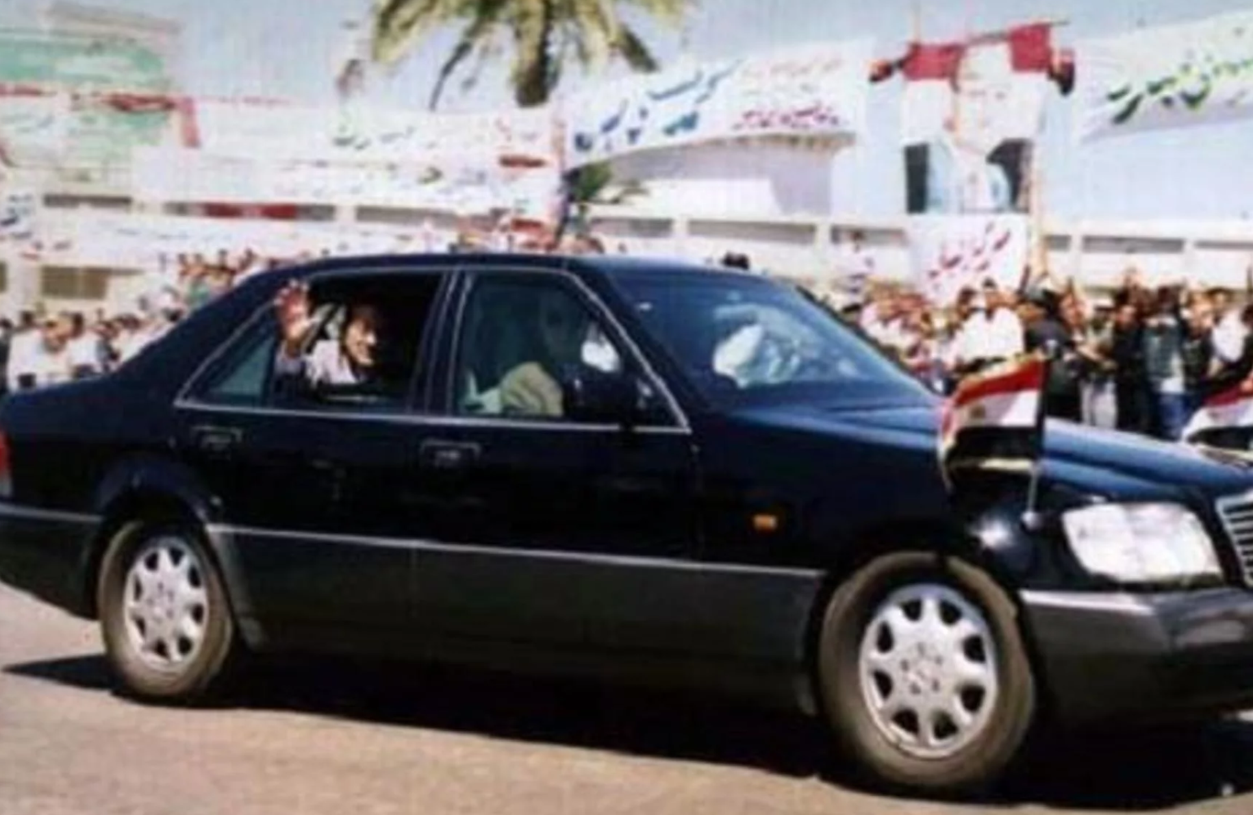 "بالصور" تعرف على سيارات الرئيس المصري الراحل محمد حسني مبارك 14