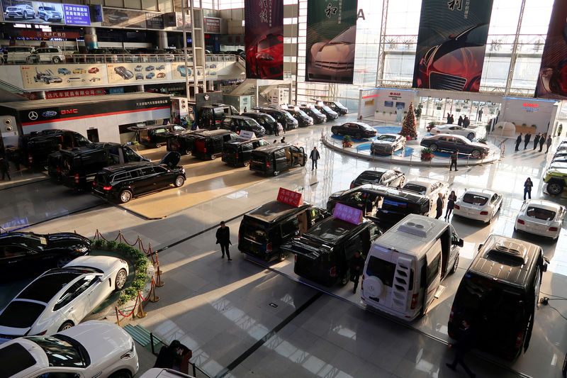 الكورونا تقضي على 92% من مبيعات السيارات بالصين!