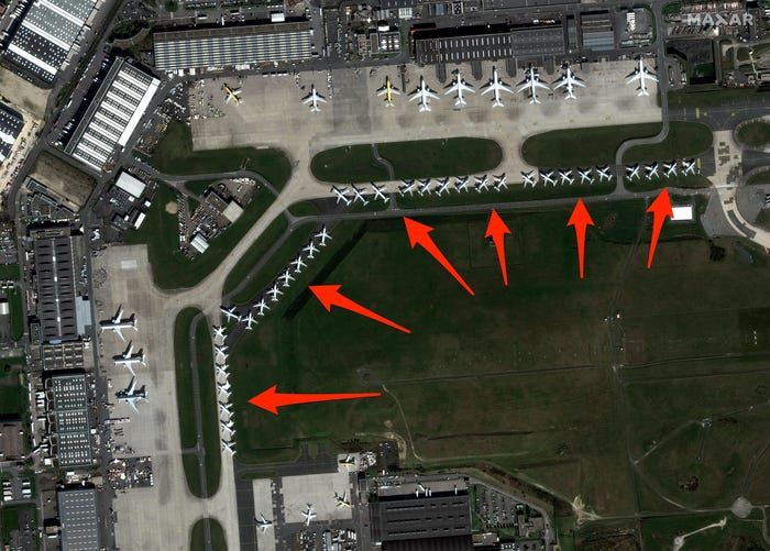 صور للطائرات المركونة في المطارات مع توقف الرحلات الجوية 37