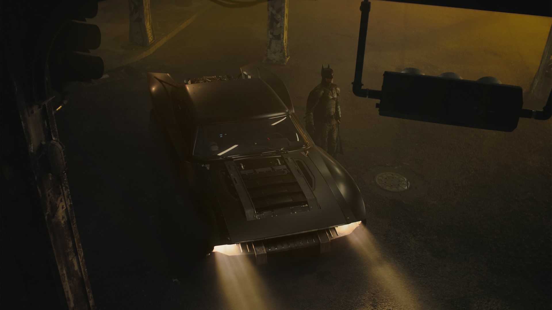أول نظرة رسمية على سيارة باتمان الجديدة 8