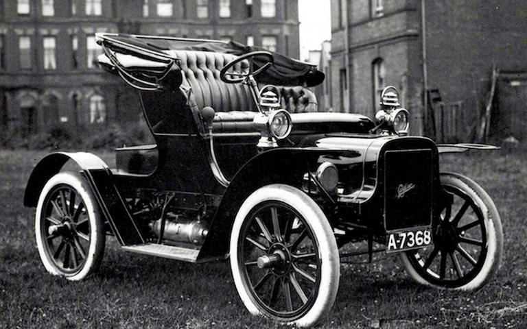 "بالصور" شاهد أول السيارات بالتاريخ التي طرحتها الشركات الكبرى 37